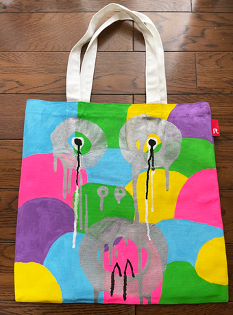 カラフルなナキワライ顔